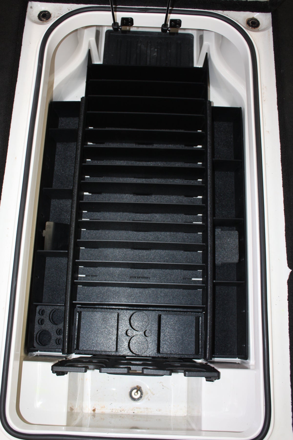 NPDRANG0021   2019 Ranger®  Z519 / 2016 Z518 CENTER COMPARTMENT KIT