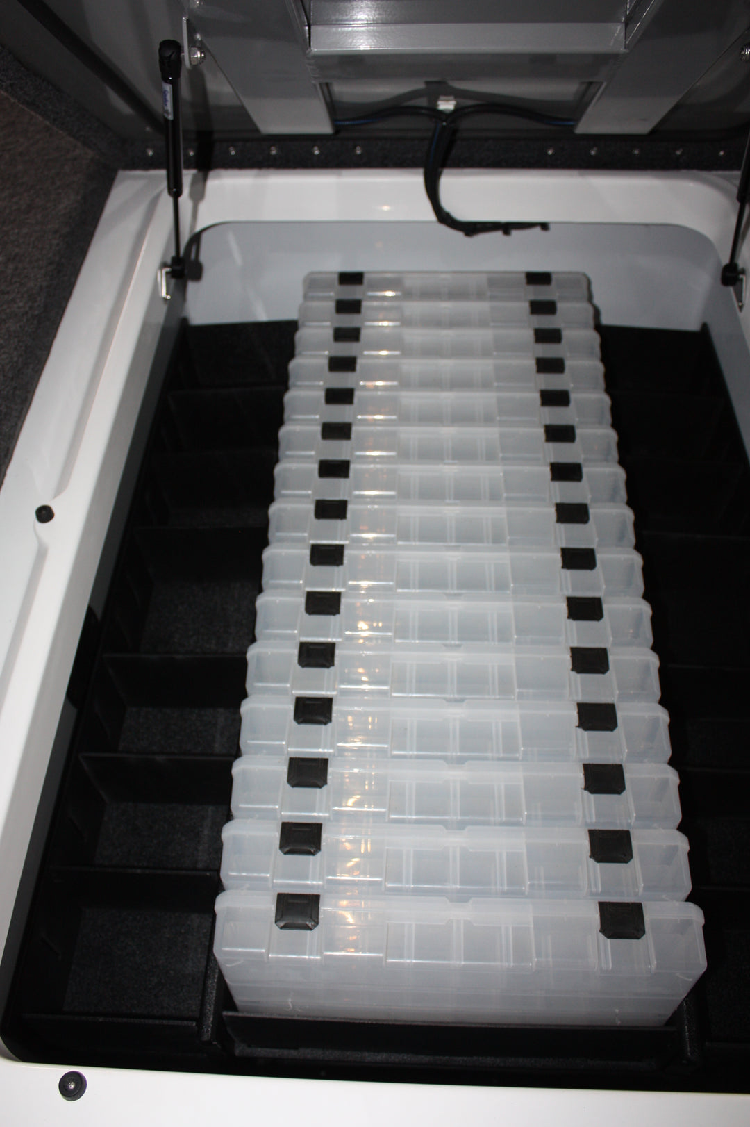 NPDIK0005 iKon VLX, VLS, VLE 20 CENTER COMPARTMENT KIT – AMPD Marine