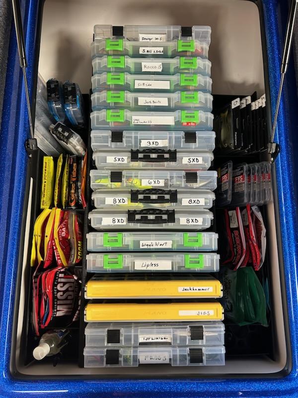 falcon fto 700 tackle boxes 2024 F195 Front Compartment Kit bookshelf aquarium Fitted with two dependable 13 Fishing Freefall Carbon Action-Power-Technique:Fast-Medium-The Jerk-1PC