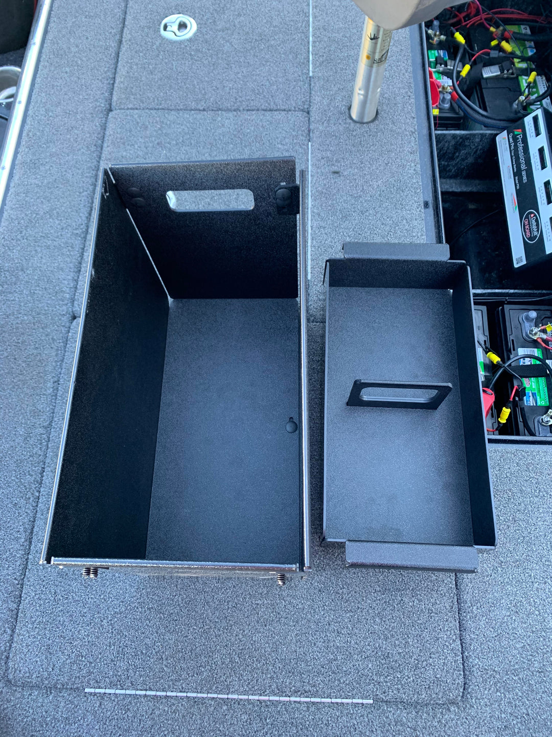 NPDRANG0008 2018-2021Ranger® Z521C / 2022 Z185 BATTERY COMPARTMENT